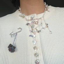 Load image into Gallery viewer, ROCK BROOCH NO.1