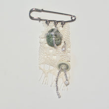Load image into Gallery viewer, SHELL LANDSCAPE NO.1 BROOCH
