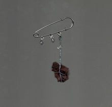 Load image into Gallery viewer, ROCK BROOCH NO.1

