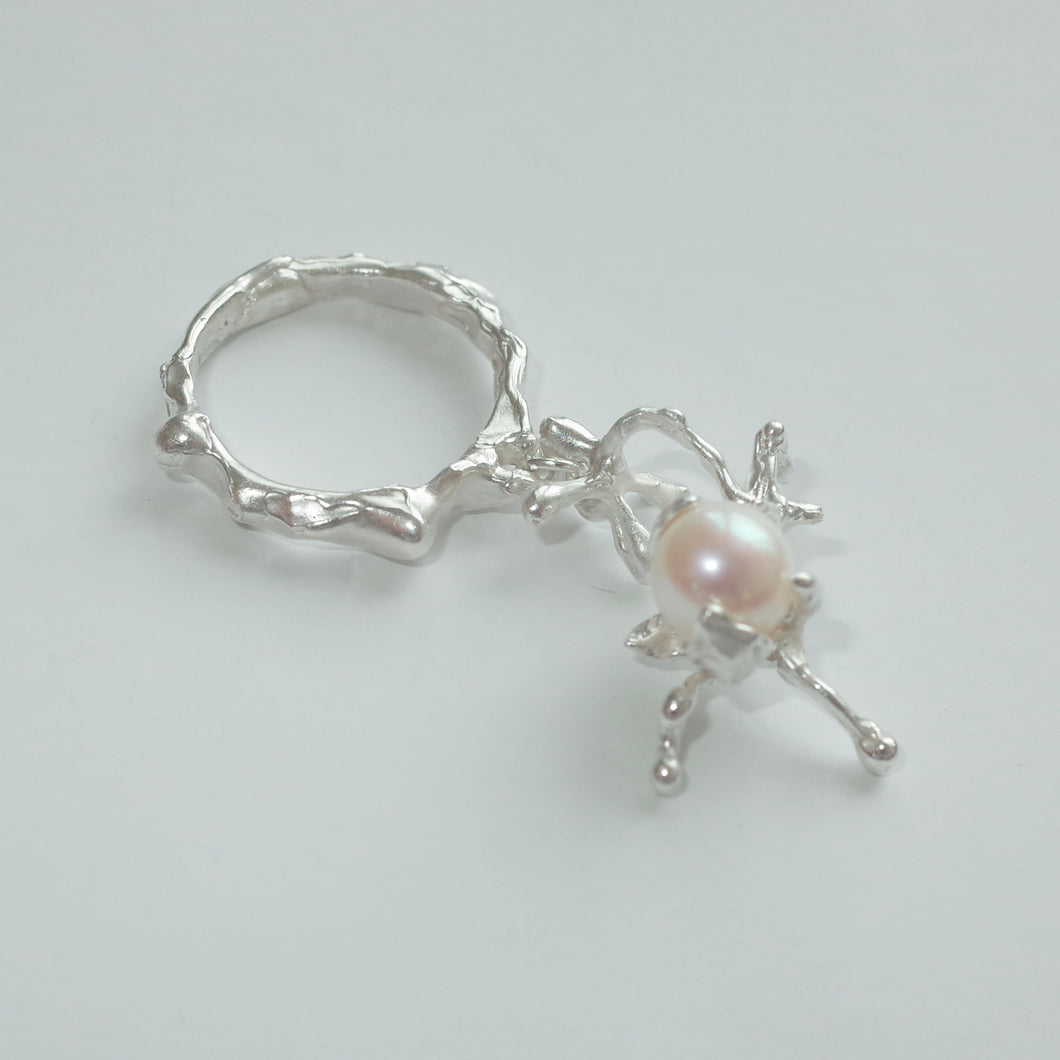 SLEEPING PEARL RING